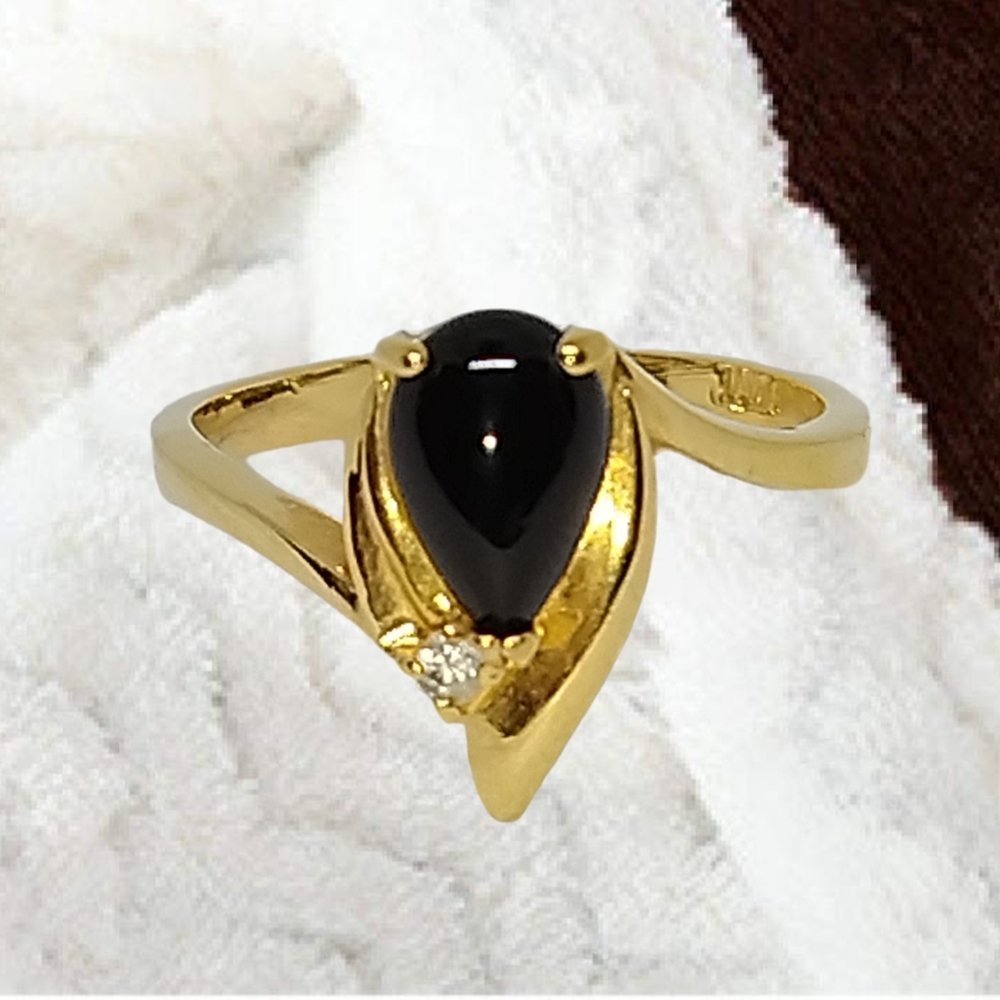 Gold Plated Teardrop Black Onyx w/ Clear Stones Size 8. NWOT